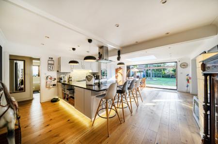 1365139-10-68e774...