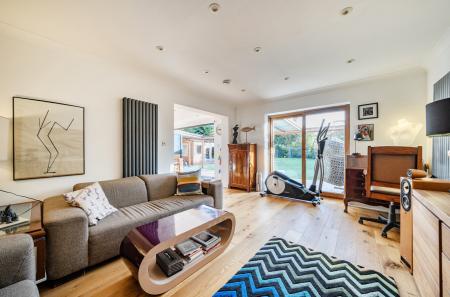 1365139-5-68e7738...