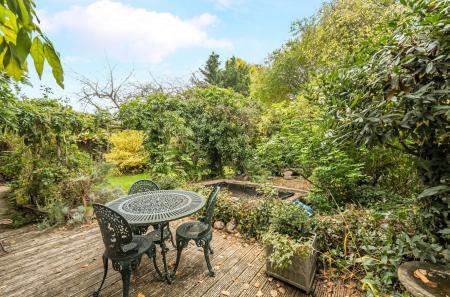 1369346-2-68f0e12...