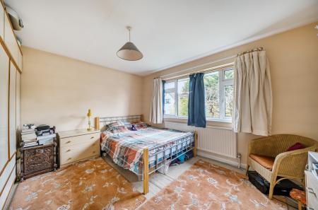 1369346-12-68f0e1...