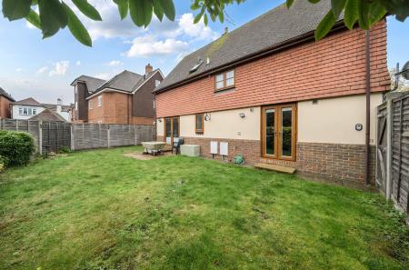 1373149-5-6904ae5...