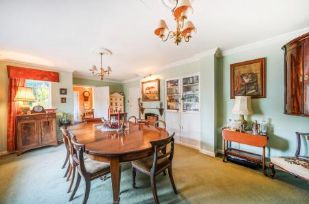 1385762-53-692da9...