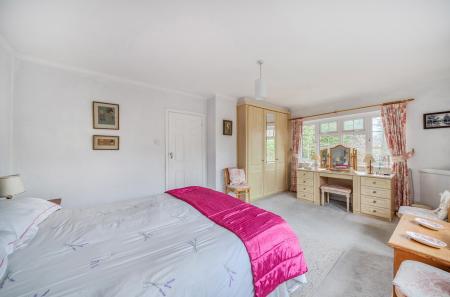 1385762-31-692da6...