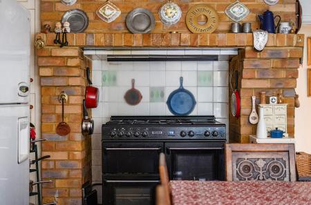 1385762-33-692da7...