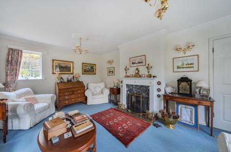 1385762-57-692da9...