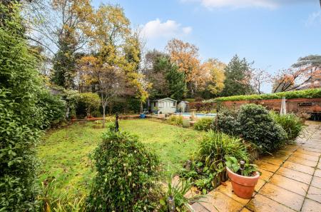 1385762-9-692da39...