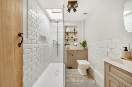 1374779-15-693c11...