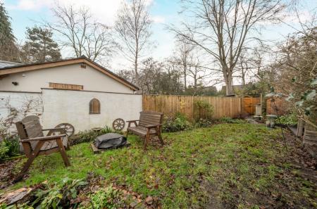 1374779-5-693c113...