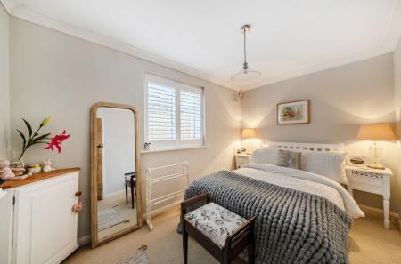 1374779-17-693c11...