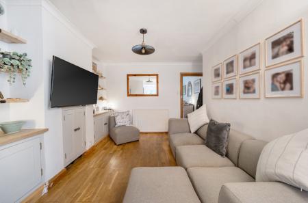 1374779-12-693c11...