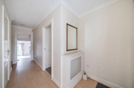 1396176-3-695d210...