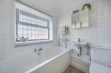 1403624-8-697a085...