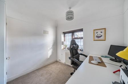 1403624-7-697a07f...