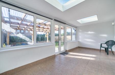 1405752-9-697a747...