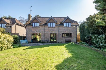 1432161-6-69ba7c8...