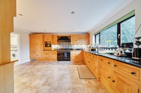 1404835-11-6981d0...