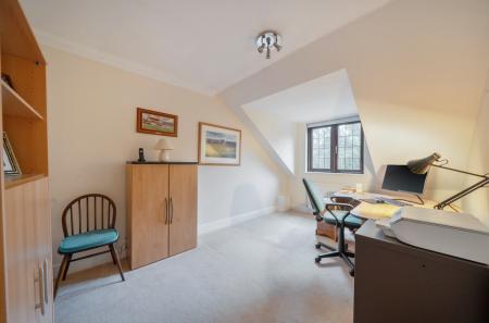 1404835-2-6981cee...