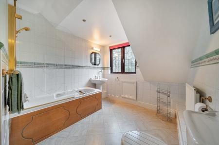 1404835-4-6981cf0...