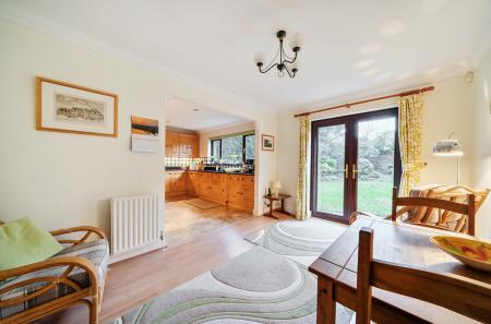 1404835-12-6981d0...