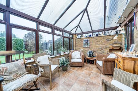 1409143-6-6984c47...