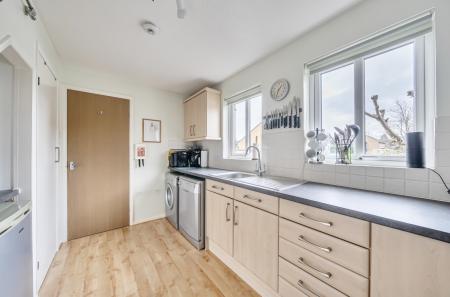 1410218-12-698b42...