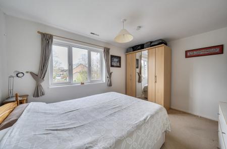 1410218-5-698b413...