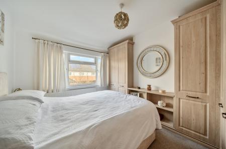 1411130-8-698ef85...