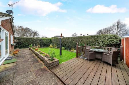 1411210-4-698c848...