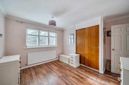 1411210-9-698c84e...