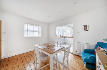 1407959-2-6985b78...