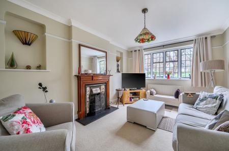 1411331-8-698de7a...