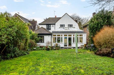 1411331-4-698de71...