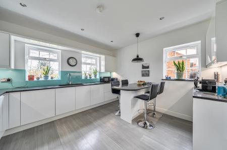 1415607-12-699473...