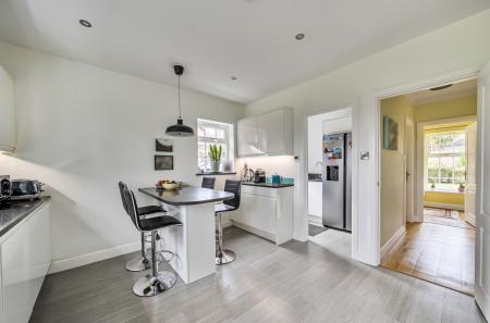 1415607-11-699464...