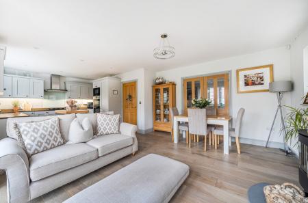 1409809-4-69846a4...