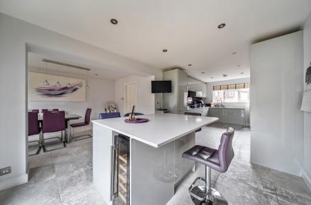 1417171-10-6995a2...