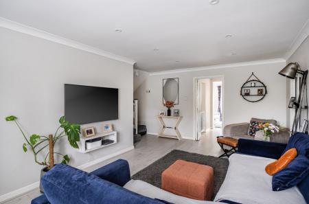 1418211-4-69a05af...