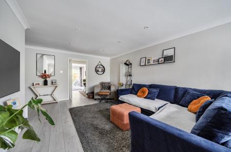 1418211-5-69a05b1...