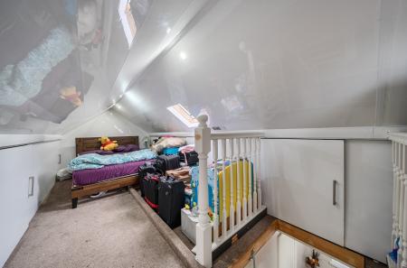 1425616-4-69aee8f...