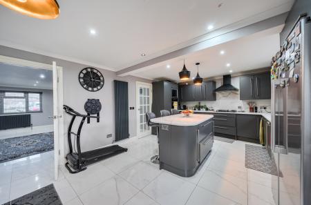 1425616-13-69aee9...