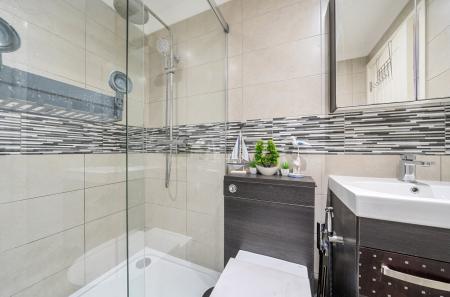 1425616-12-69aee9...