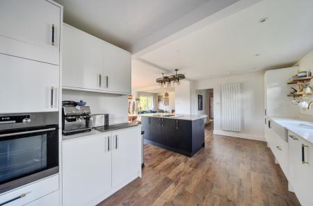 1415823-16-69a956...