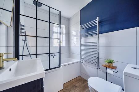 1415823-8-69a9560...