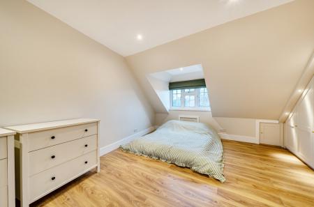 1426116-40-69b2fe...