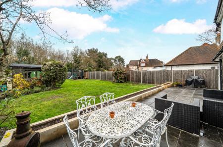 1426116-5-69b2d8b...