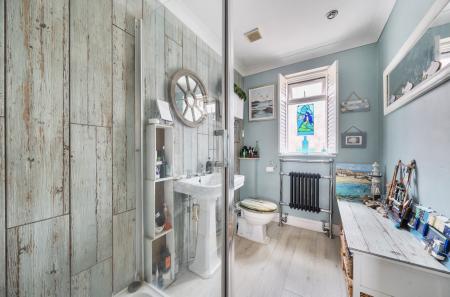 1430358-5-69b7d84...