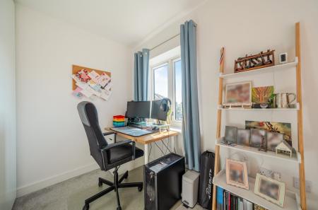 1447924-10-69e893...