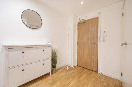 1395052-4-694a8f9...