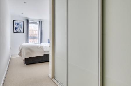 1395052-5-694a8fa...