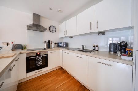 1395052-13-694a90...